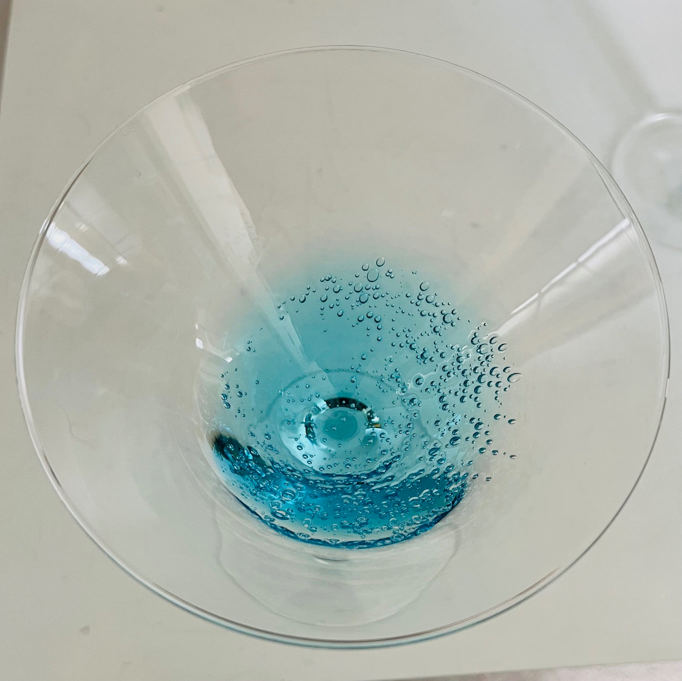 4 Martini Cocktail Glasses Bullicante Controlled Bubbles