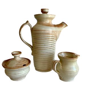 Vintage-style Coffee/Teapot, Sugar Bowl and Jug