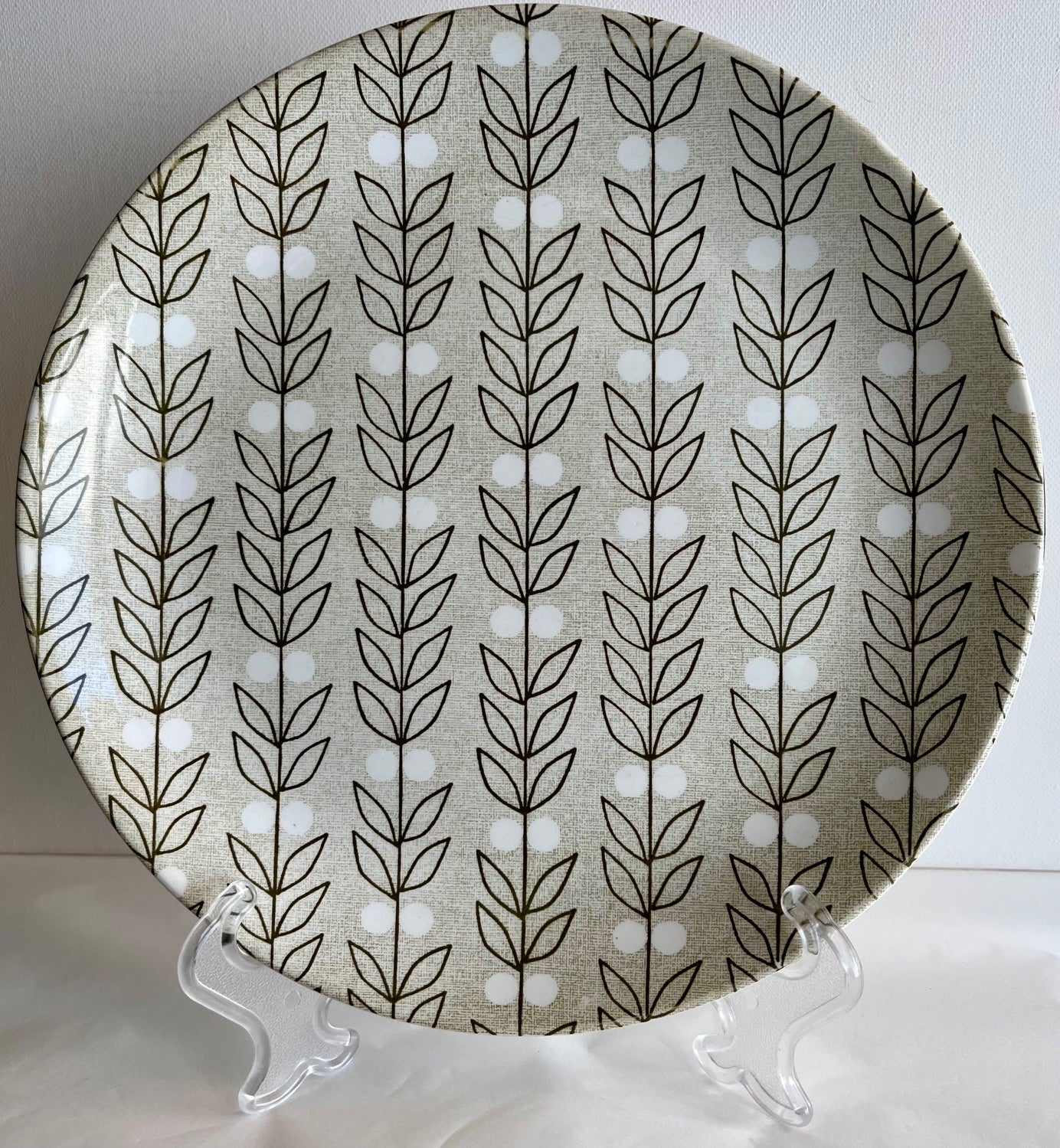 Dinner Plate - Topic Pattern; Crown Lynn Potteries