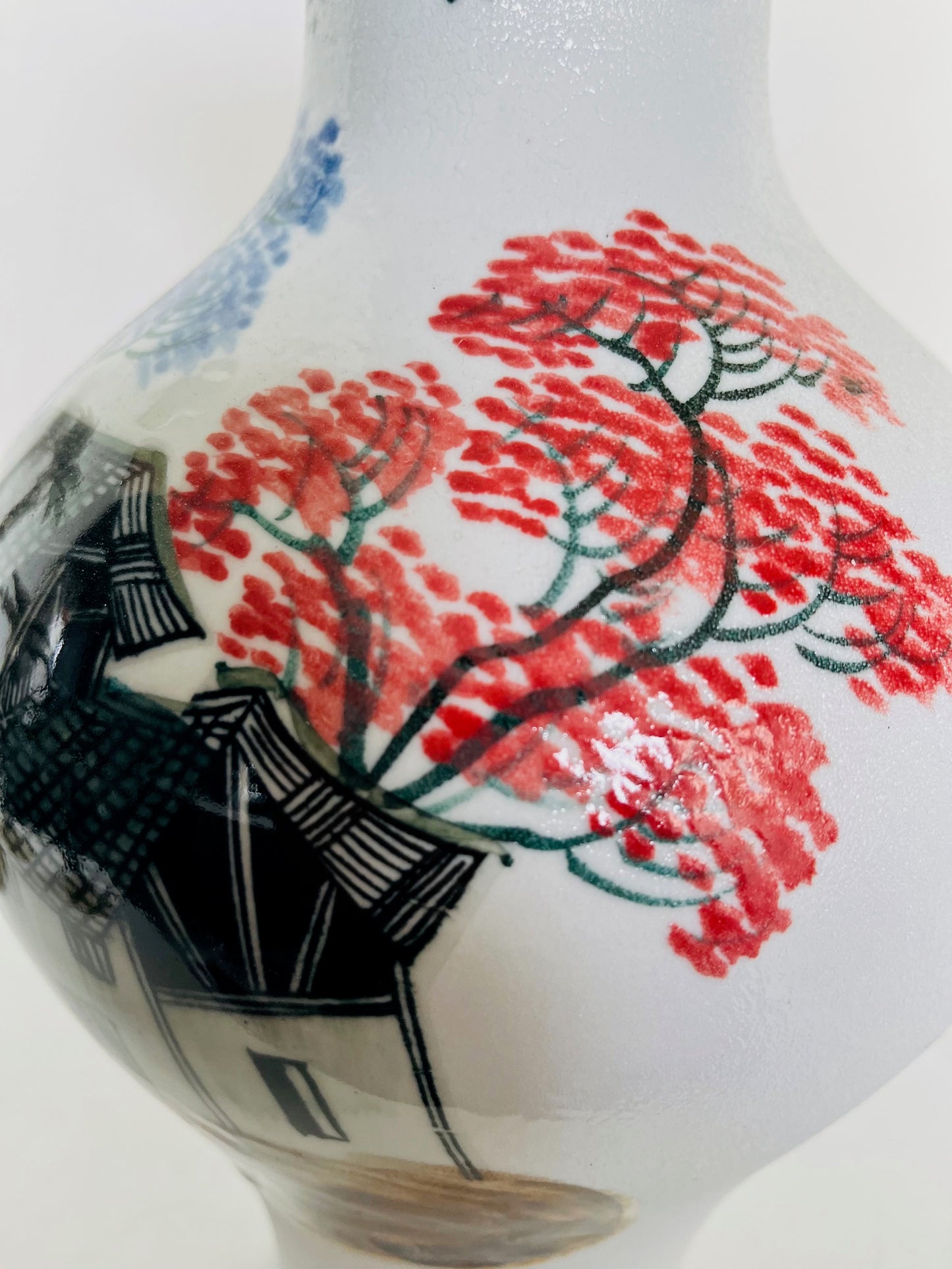 Vintage Chinese Jingdezhen-Style Porcelain Vase